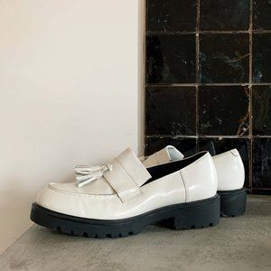 Vagabond Tassel Loafers